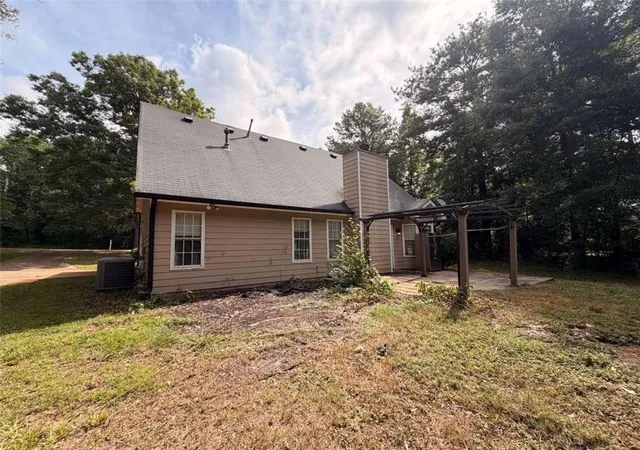 Photo 3 of Sale Pending at 73 Stowe Way, Sharpsburg, GA 30277 | MLS# 7833994 | Listing updated on 2026-09-16