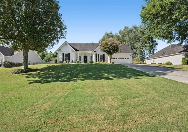 Photo 3 of Single family home for sale at 5230 Jonathans Way, Cumming, GA 30040 | MLS# 7833991 | Listing updated on 2026-09-13