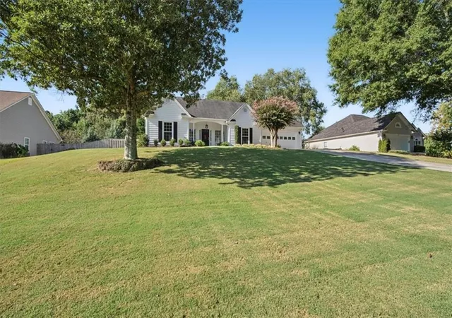 Photo 4 of Single family home for sale at 5230 Jonathans Way, Cumming, GA 30040 | MLS# 7833991 | Listing updated on 2026-09-13