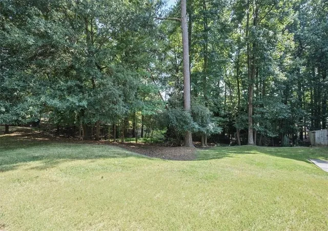 Photo 3 of Sale Pending at 9682 N Pond Cir, Roswell, GA 30076 | MLS# 7831108 | Listing updated on 2026-09-17