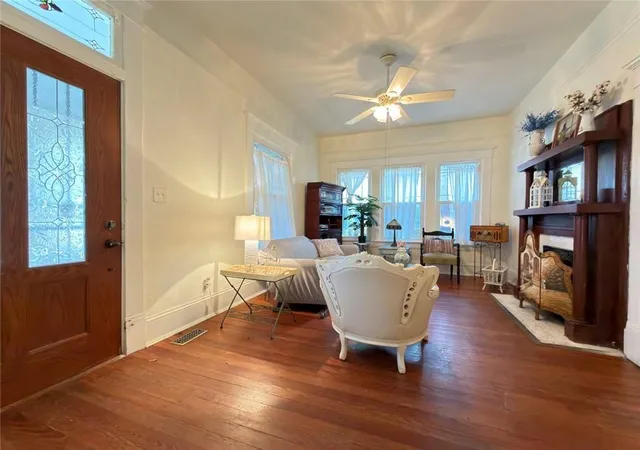 Photo 2 of Single family home for sale at 1453 Metropolitan Pkwy SW, Atlanta, GA 30310 | MLS# 7830383 | Listing updated on 2026-09-05