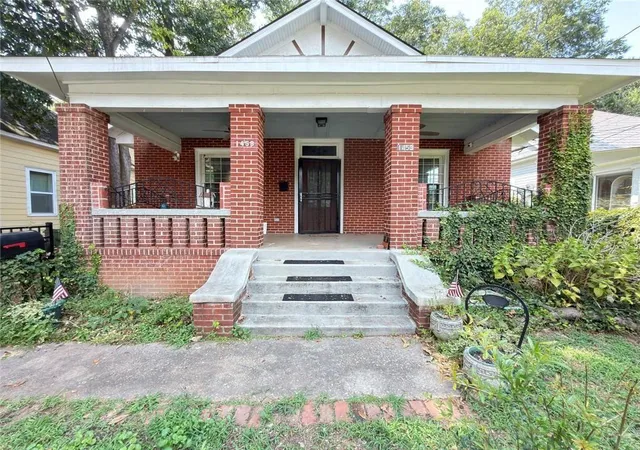 Photo 4 of Single family home for sale at 1453 Metropolitan Pkwy SW, Atlanta, GA 30310 | MLS# 7830383 | Listing updated on 2026-09-05