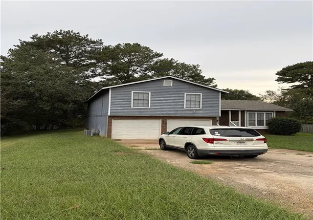 Photo 3 of Single family home for sale at 3273 Corktree Trl, Lithonia, GA 30038 | MLS# 7817567 | Listing updated on 2026-09-23