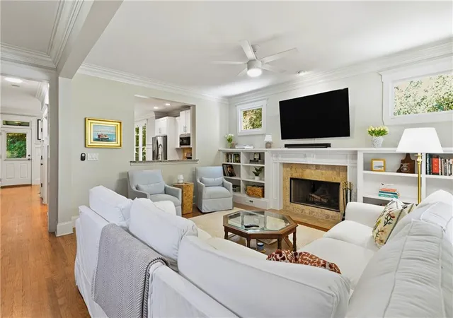 Photo 2 of Single family home for sale at 973 Grant Cvs Pl SE, Atlanta, GA 30315 | MLS# 7829622 | Listing updated on 2026-09-13