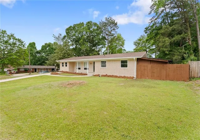 Photo 2 of Single family home for sale at 6463 Maddox Rd, Morrow, GA 30260 | MLS# 7834503 | Listing updated on 2026-09-11