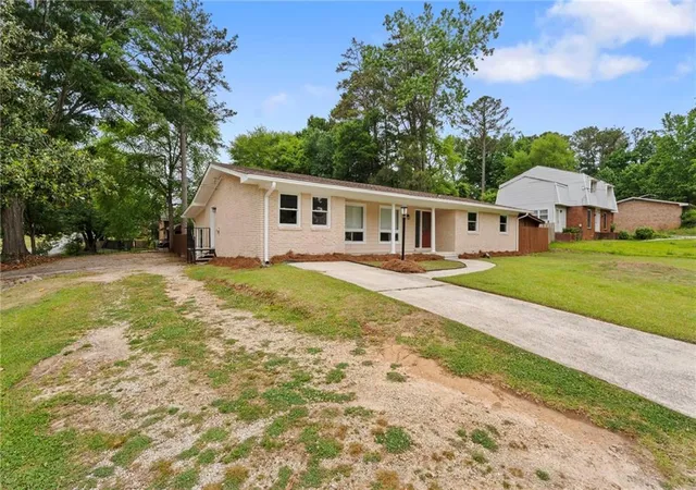 Photo 3 of Single family home for sale at 6463 Maddox Rd, Morrow, GA 30260 | MLS# 7834503 | Listing updated on 2026-09-11