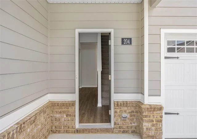Photo 2 of Single family home for sale at 204 Friendship Oak Way, Hampton, GA 30228 | MLS# 7803884 | Listing updated on 2026-10-12