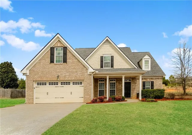 Photo 1 of Single family home for sale at 44 Colonial Cir, Cartersville, GA 30120 | MLS# 7839080 | Listing updated on 2026-10-02