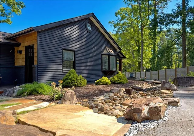 Photo 3 of Sale Pending at 3118 Jodeco Dr, Jonesboro, GA 30236 | MLS# 7842352 | Listing updated on 2026-10-29