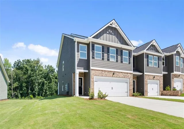 Photo 3 of Sale Pending at 8324 Columbia Ct, Palmetto, GA 30268 | MLS# 7839535 | Listing updated on 2026-10-04
