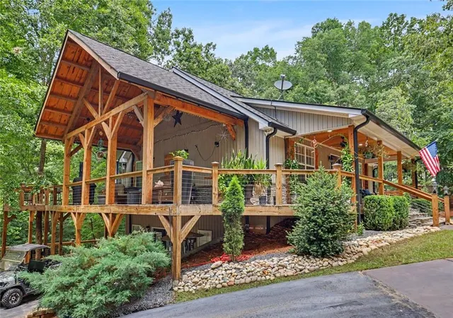 Photo 3 of Sale Pending at 301 Cross Crk Trl, Demorest, GA 30535 | MLS# 7839451 | Listing updated on 2026-10-06