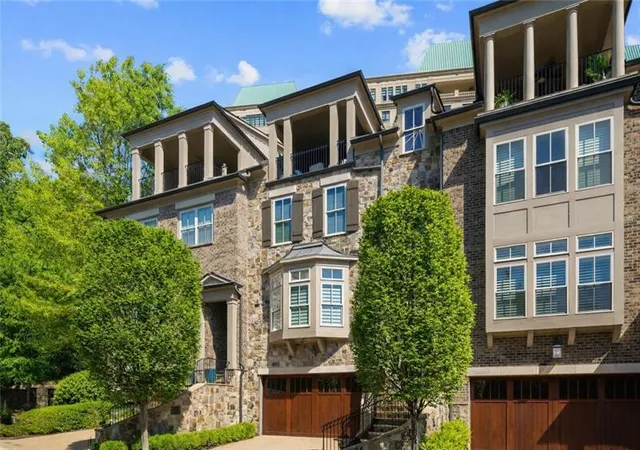 Photo 2 of Townhouse for sale at 2763 Paces Lookout Ln Se, Atlanta, GA 30339 | MLS# 7838650 | Listing updated on 2026-09-16