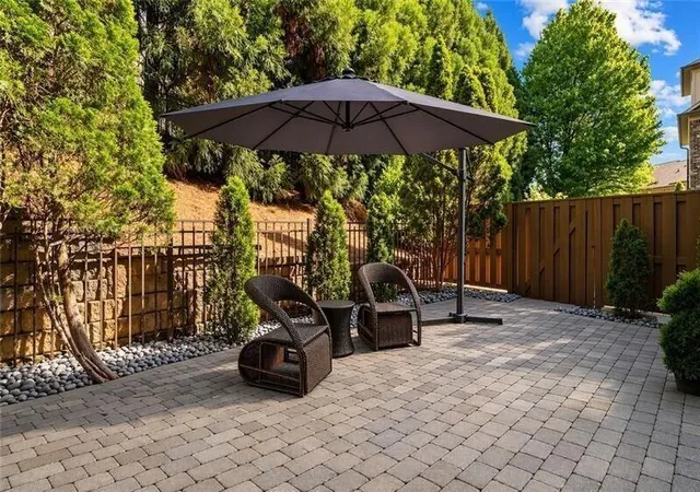 Photo 3 of Townhouse for sale at 2763 Paces Lookout Ln Se, Atlanta, GA 30339 | MLS# 7838650 | Listing updated on 2026-09-16