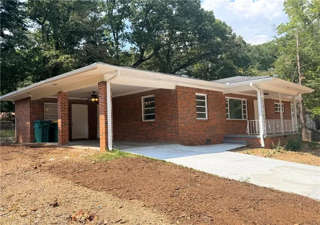 Photo 3 of Single family home for sale at 4707 City View Dr, Forest Park, GA 30297 | MLS# 7766138 | Listing updated on 2026-09-26