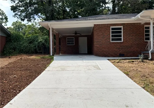 Photo 3 of Single family home for sale at 4707 City View Dr, Forest Park, GA 30297 | MLS# 7766138 | Listing updated on 2026-09-26
