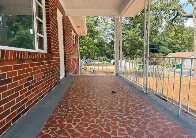 Photo 4 of Single family home for sale at 4707 City View Dr, Forest Park, GA 30297 | MLS# 7766138 | Listing updated on 2026-09-26