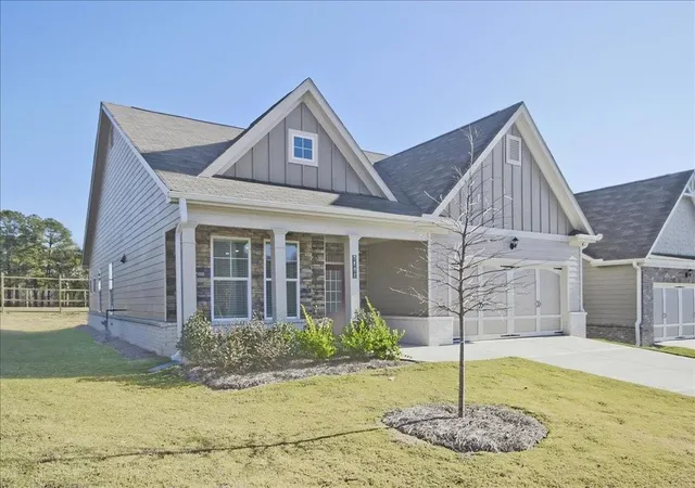 Photo 2 of Sale Pending at 2404 Anhinga Dr, Loganville, GA 30052 | MLS# 7833856 | Listing updated on 2026-09-14