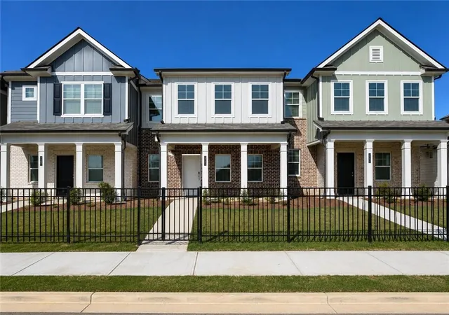 Photo 1 of Townhouse for sale at 3285 Lake Carlton Rd, Loganville, GA 30052 | MLS# 7801320 | Listing updated on 2026-09-08