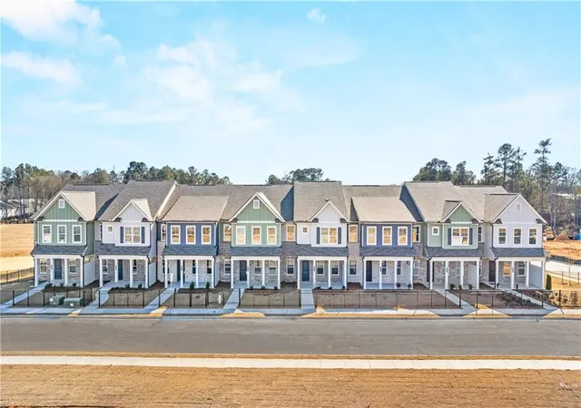 Photo 2 of Townhouse for sale at 3285 Lake Carlton Rd, Loganville, GA 30052 | MLS# 7801320 | Listing updated on 2026-09-08