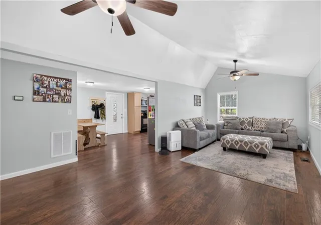 Photo 3 of Sale Pending at 39 Cabin Creek Cir, Commerce, GA 30529 | MLS# 7827379 | Listing updated on 2026-09-24