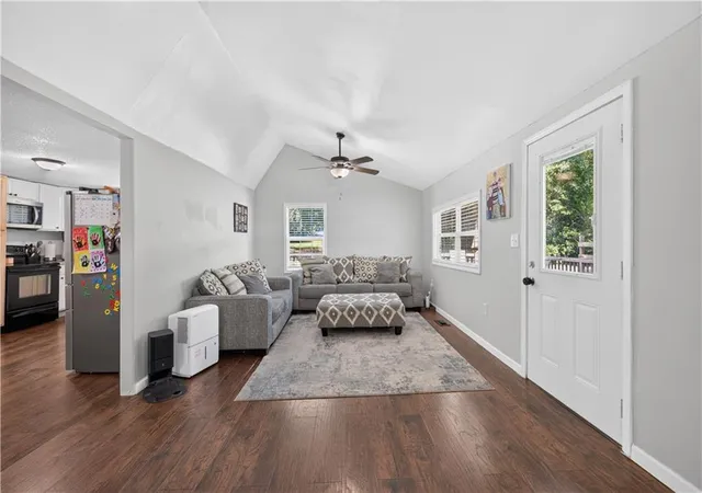 Photo 3 of Sale Pending at 39 Cabin Creek Cir, Commerce, GA 30529 | MLS# 7827379 | Listing updated on 2026-09-24