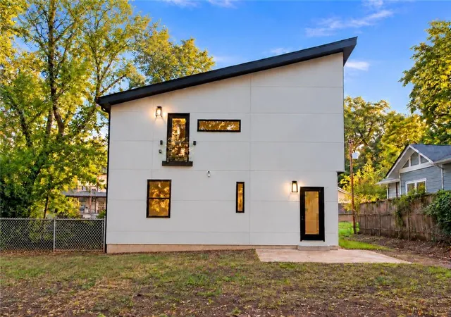 Photo 2 of Single family home for sale at 1167 Indale Pl SW, Atlanta, GA 30310 | MLS# 7857632 | Listing updated on 2026-10-27