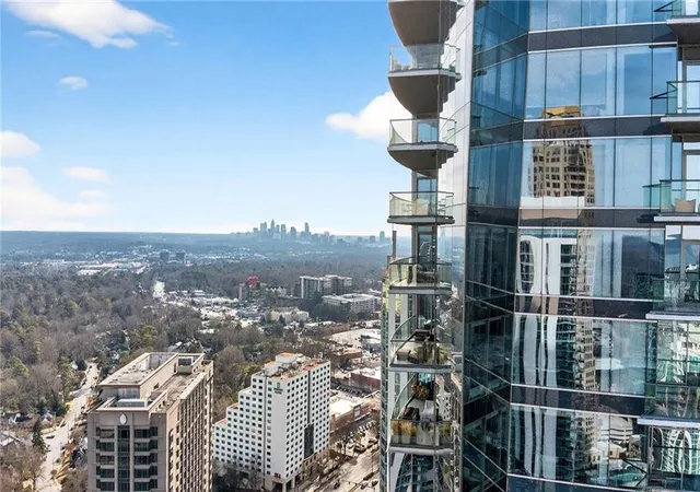Listing Photo 2 - Condo for sale in building located at 3344 Peachtree Rd Ne, Atlanta, GA 30326 - Unit #2904