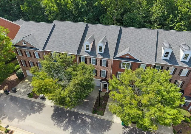 Photo 2 of Townhouse for sale at 4305 Village Green Dr, Roswell, GA 30075 | MLS# 7822799 | Listing updated on 2026-09-18