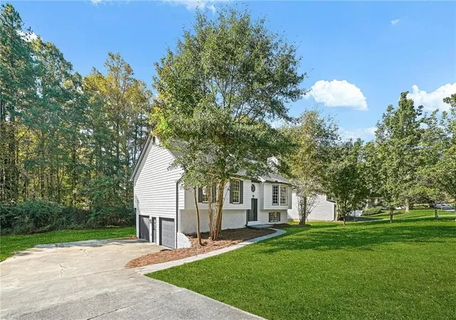 Photo 1 of Single family home for sale at 4608 Stewart Reilly Dr NW, Acworth, GA 30101 | MLS# 7854177 | Listing updated on 2026-10-20