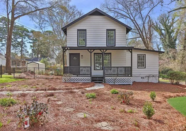 Photo 3 of Sale Pending at 5121 Central Dr, Stone Mountain, GA 30083 | MLS# 7738313 | Listing updated on 2026-09-01