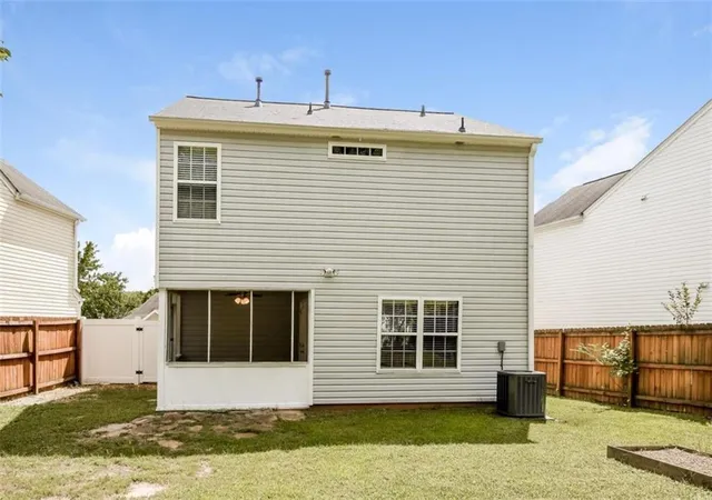 Photo 3 of Single family home for sale at 208 Ilex Dr, Canton, GA 30114 | MLS# 7858710 | Listing updated on 2026-10-26