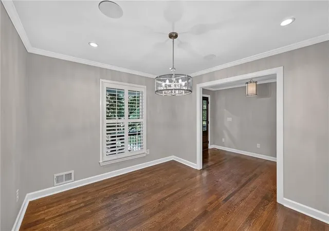 Photo 4 of Single family home for sale at 3009 Greenoaks Cir NE, Atlanta, GA 30345 | MLS# 7834474 | Listing updated on 2026-10-12
