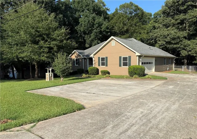 Photo 2 of Single family home for sale at 330 Fox Meadow Dr, Covington, GA 30016 | MLS# 7833516 | Listing updated on 2026-09-06