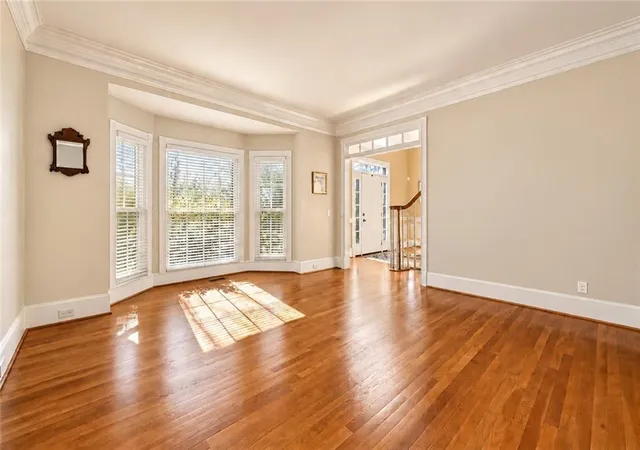 Photo 4 of Single family home for sale at 350 Waters Bnd, Alpharetta, GA 30022 | MLS# 7841336 | Listing updated on 2026-09-25