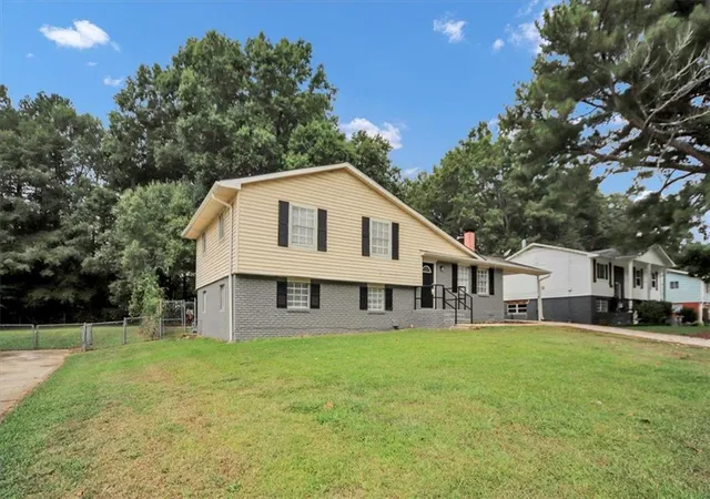 Photo 3 of Single family home for sale at 139 Caldwell Dr, Hampton, GA 30228 | MLS# 7831062 | Listing updated on 2026-09-02