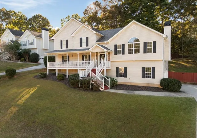 Photo 3 of Single family home for sale at 250 Sable Tr Dr, Acworth, GA 30102 | MLS# 7855965 | Listing updated on 2026-10-27