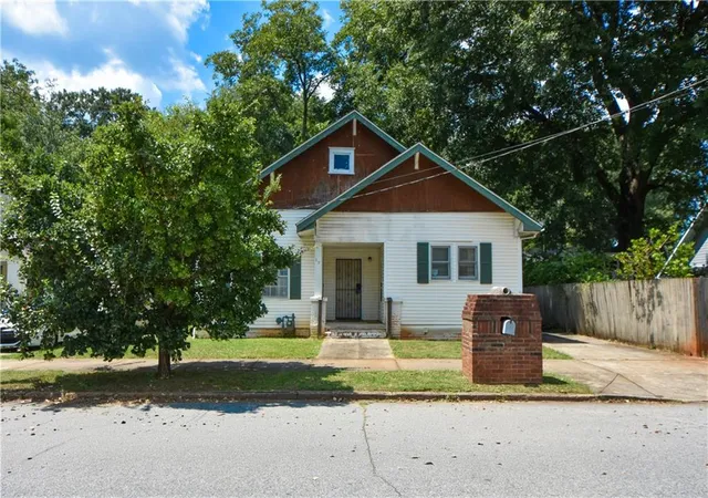 Photo 3 of Single family home for sale at 19 Clifton St, Atlanta, GA 30317 | MLS# 7848020 | Listing updated on 2026-10-02