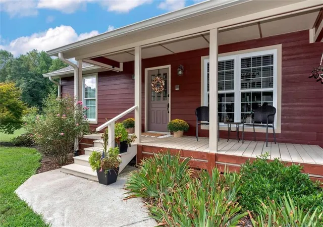 Photo 3 of Single family home for sale at 739 Rockford Crk Rd, Clarkesville, GA 30523 | MLS# 7836229 | Listing updated on 2026-09-16