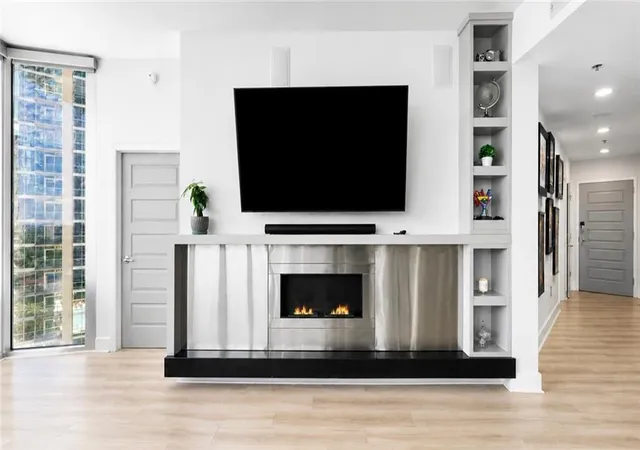 Photo 3 of Condo for sale at 1080 Peachtree St NE #1410, Atlanta, GA 30309 | MLS# 7829901 | Listing updated on 2026-10-16
