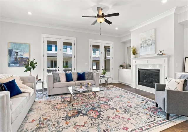 Photo 3 of Sale Pending at 560 Maplewood Dr, Roswell, GA 30075 | MLS# 7834706 | Listing updated on 2026-10-07