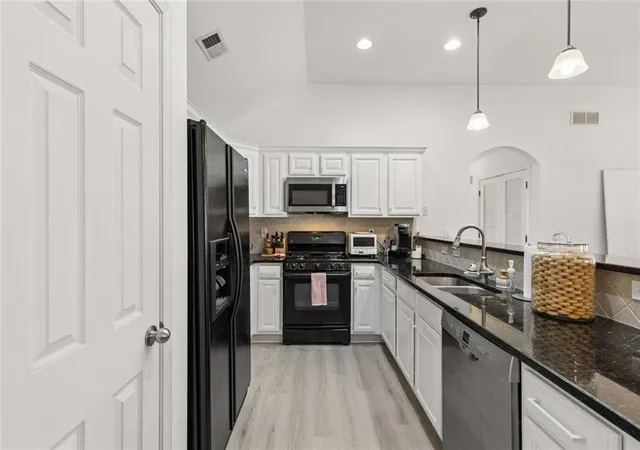 Photo 4 of Single family home for sale at 4012 Cottage Oaks Dr, Acworth, GA 30101 | MLS# 7854654 | Listing updated on 2026-10-23