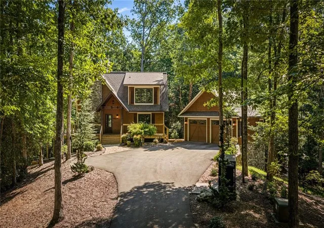Photo 3 of Sale Pending at 2634 Mountain Tops Rd, Blue Ridge, GA 30513 | MLS# 7832533 | Listing updated on 2026-10-13