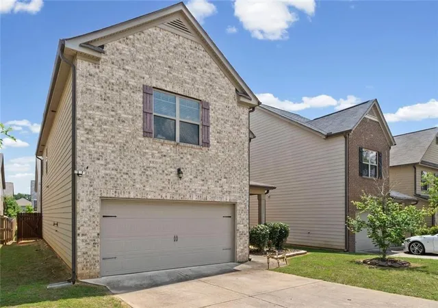 Photo 3 of Sale Pending at 11852 Lovejoy Xing Blvd, Lovejoy, GA 30228 | MLS# 7847274 | Listing updated on 2026-10-12
