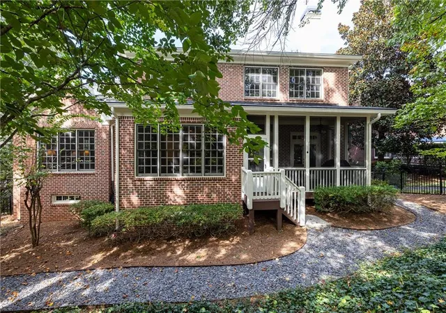 Photo 2 of Single family home for sale at 835 Glengate Pl, Sandy Springs, GA 30328 | MLS# 7853365 | Listing updated on 2026-10-30