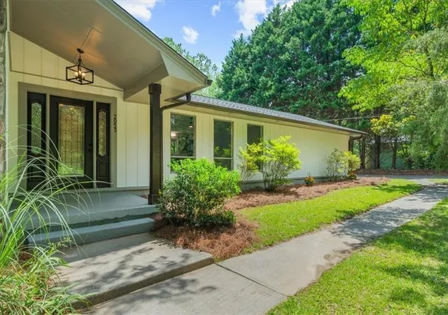 Photo 2 of Single family home for sale at 2053 Deerfield Run, Snellville, GA 30078 | MLS# 7832750 | Listing updated on 2026-09-05