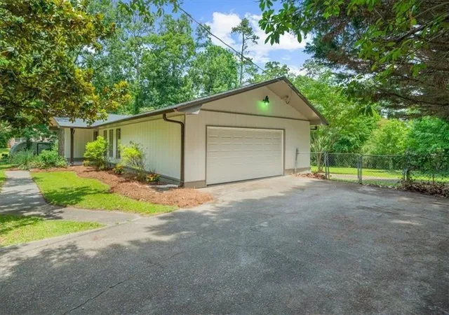 Photo 3 of Single family home for sale at 2053 Deerfield Run, Snellville, GA 30078 | MLS# 7832750 | Listing updated on 2026-09-05