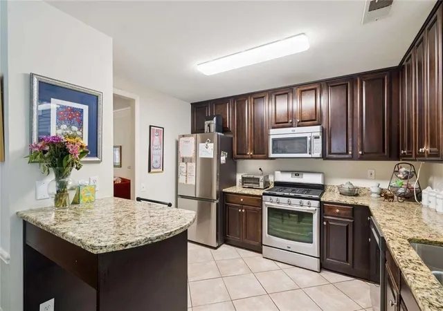 Photo 3 of Townhouse for sale at 1201 Morningside Park Dr, Johns Creek, GA 30022 | MLS# 7787701 | Listing updated on 2026-09-02