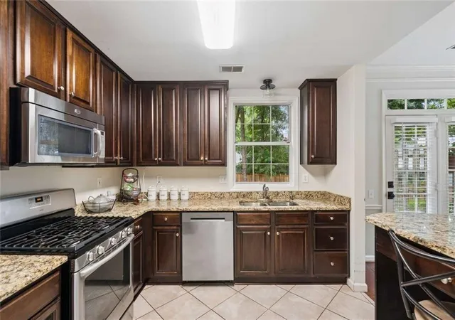 Photo 4 of Townhouse for sale at 1201 Morningside Park Dr, Johns Creek, GA 30022 | MLS# 7787701 | Listing updated on 2026-09-02