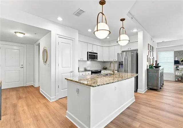 Photo 4 of Condo for sale at 200 River Vista Dr #424, Sandy Springs, GA 30339 | MLS# 7829230 | Listing updated on 2026-09-11