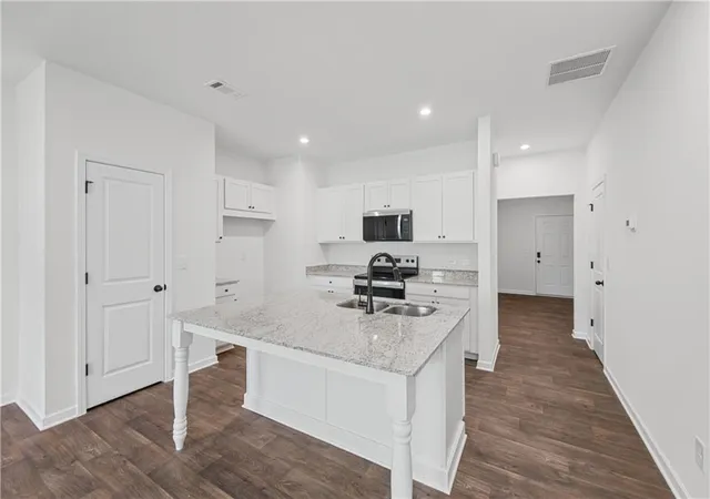 Photo 3 of Townhouse for sale at 323 Rolling Green Rd, Adairsville, GA 30103 | MLS# 7818541 | Listing updated on 2026-10-06
